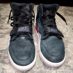 Jordan Legacy 312 size 10.5